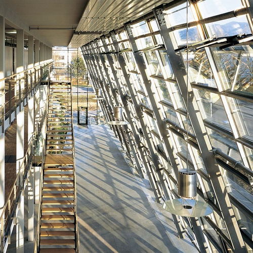 阳光工厂 欧洲首座零排放工业建筑的绿色实践与“阳光活动”